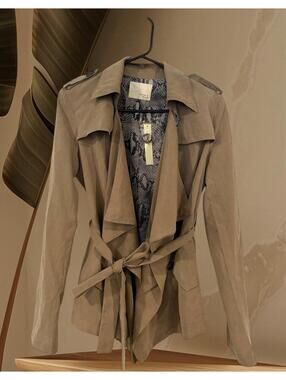 RHYME & ECHO Women’s Size Small NWT Beige Belted Jacket Snakeskin Lining